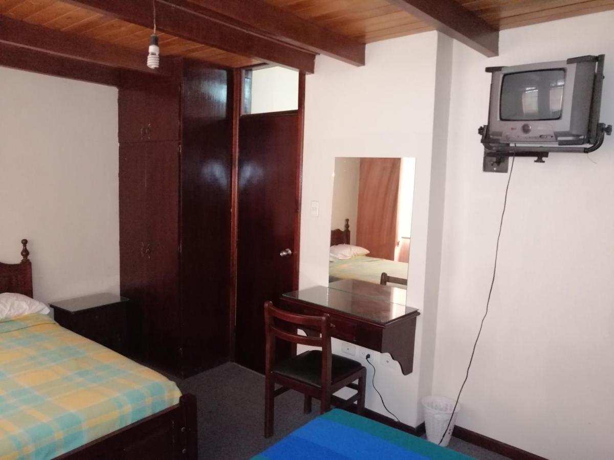 Hostal Victoria Quito Exterior foto