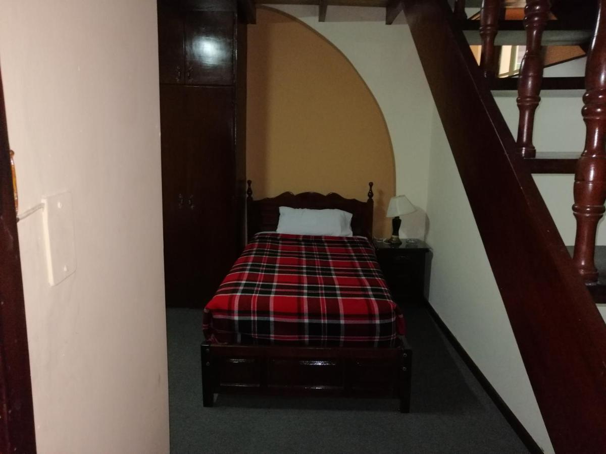 Hostal Victoria Quito Exterior foto