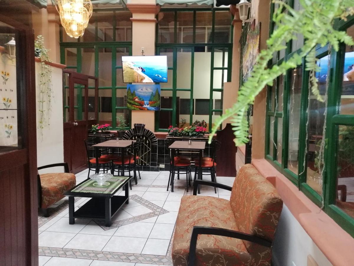 Hostal Victoria Quito Exterior foto