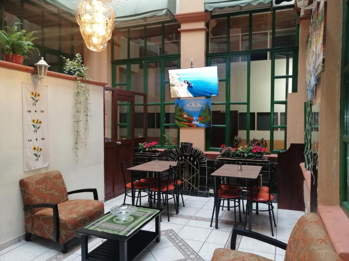 Hostal Victoria Quito Exterior foto